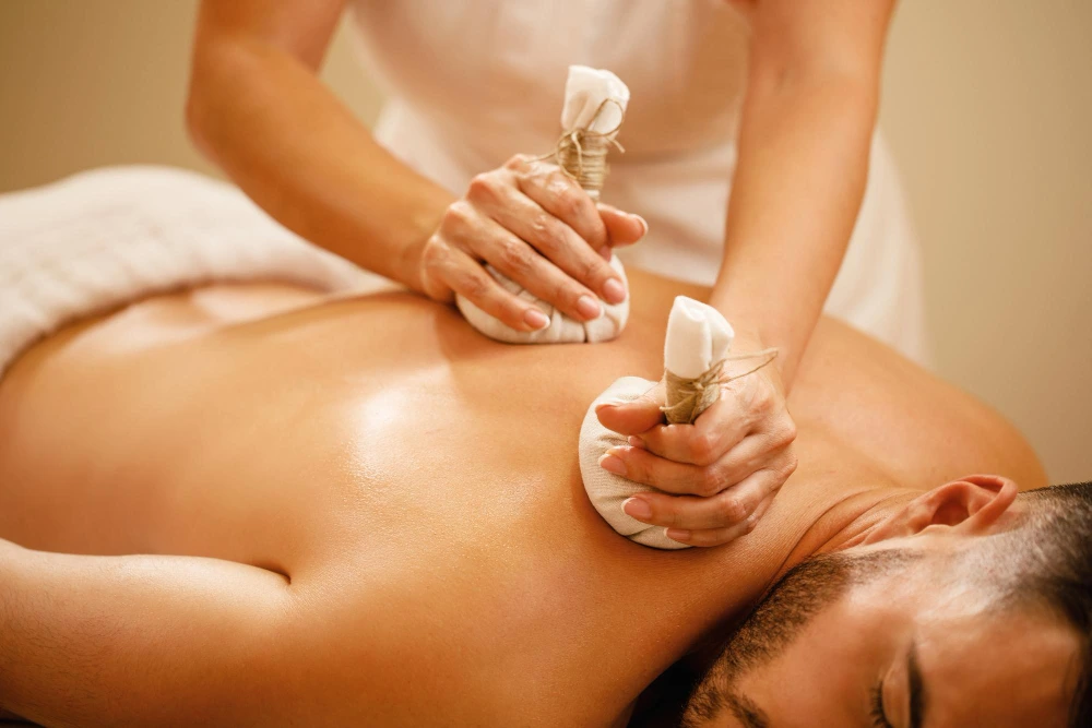 7 Navarakizhi Ayurvedic Treatment Centres in Kerala